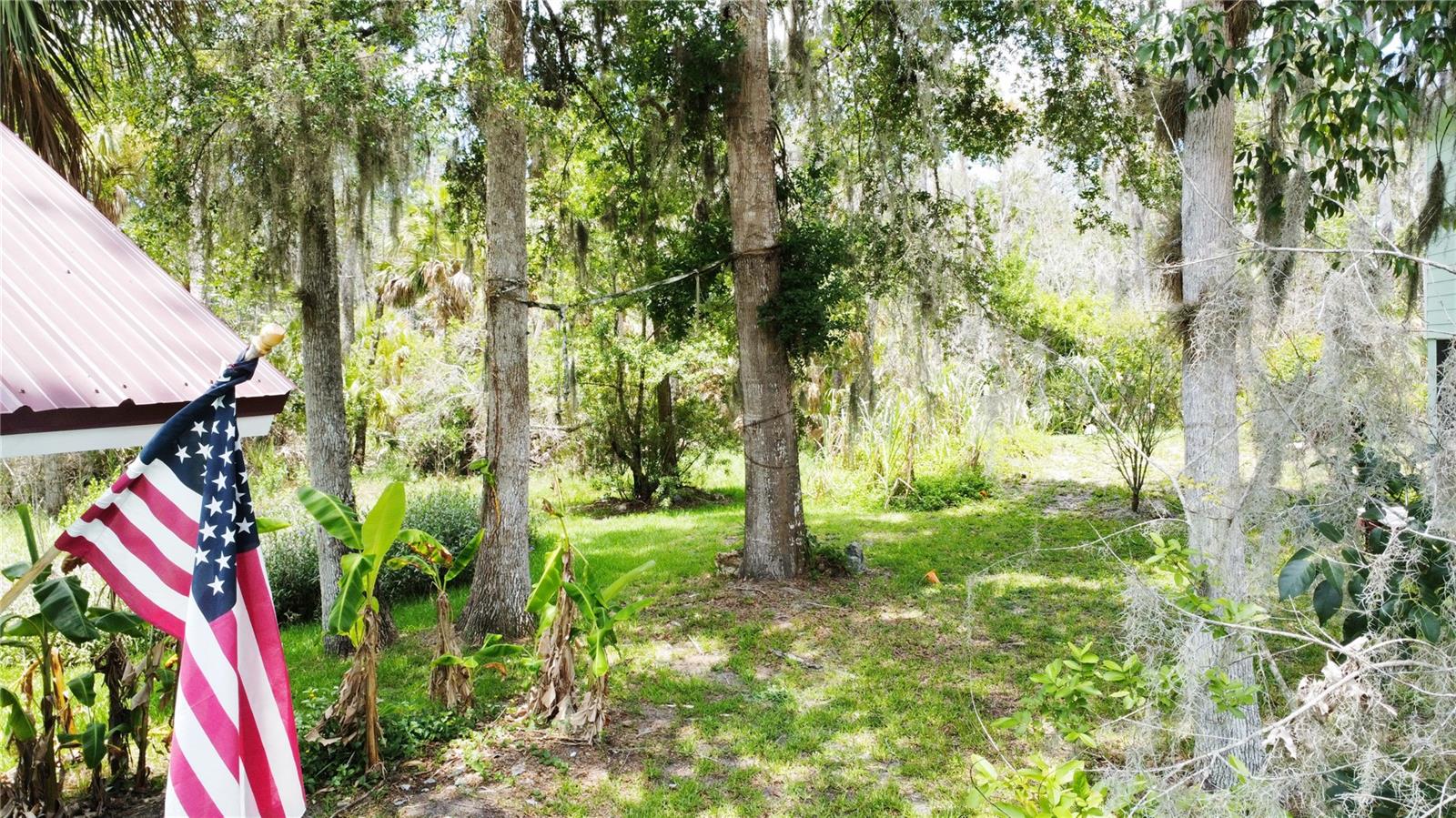 Listing photo id 40 for 10464 Oliver Street