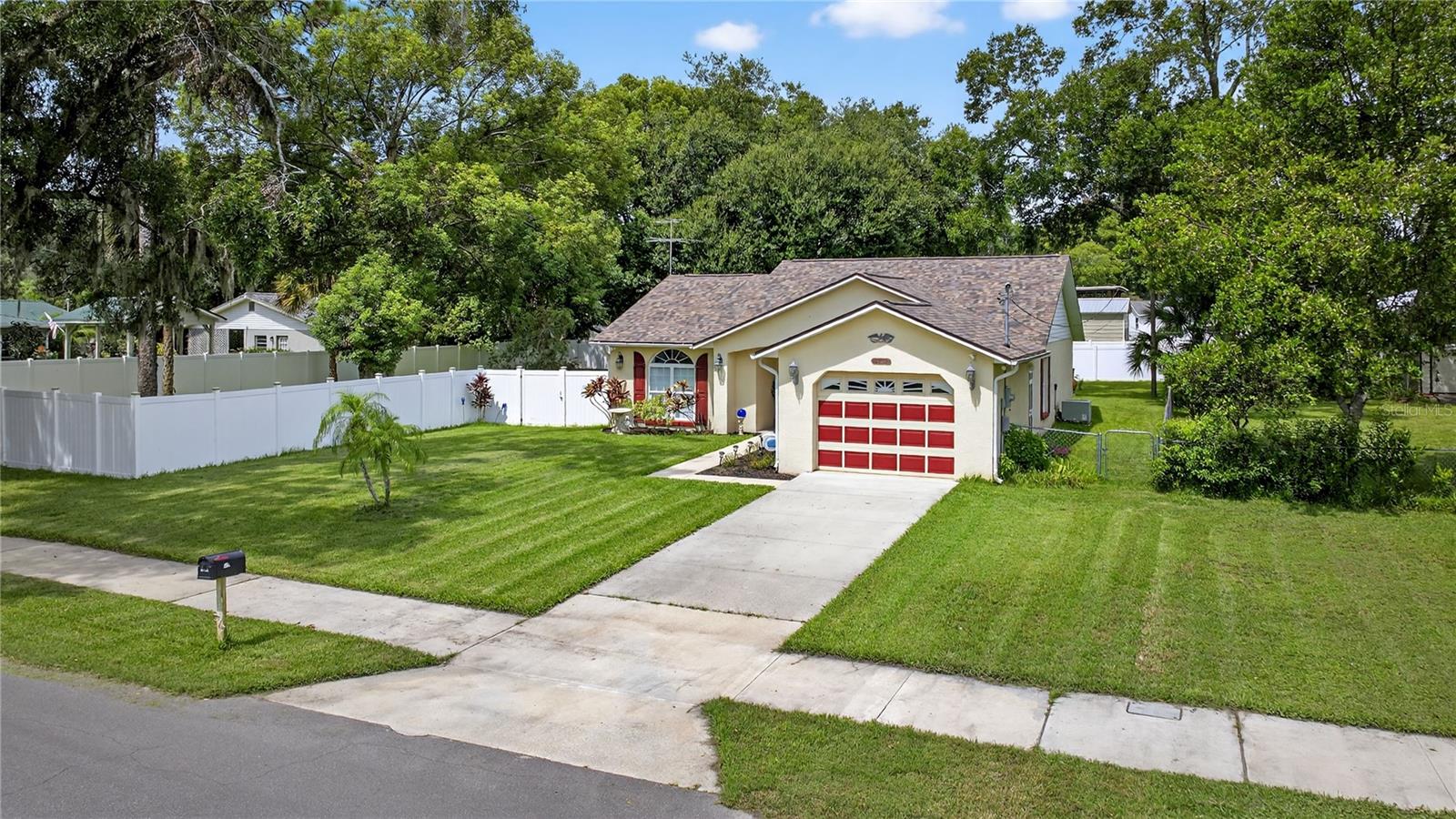Listing photo id 0 for 5731 17th Street