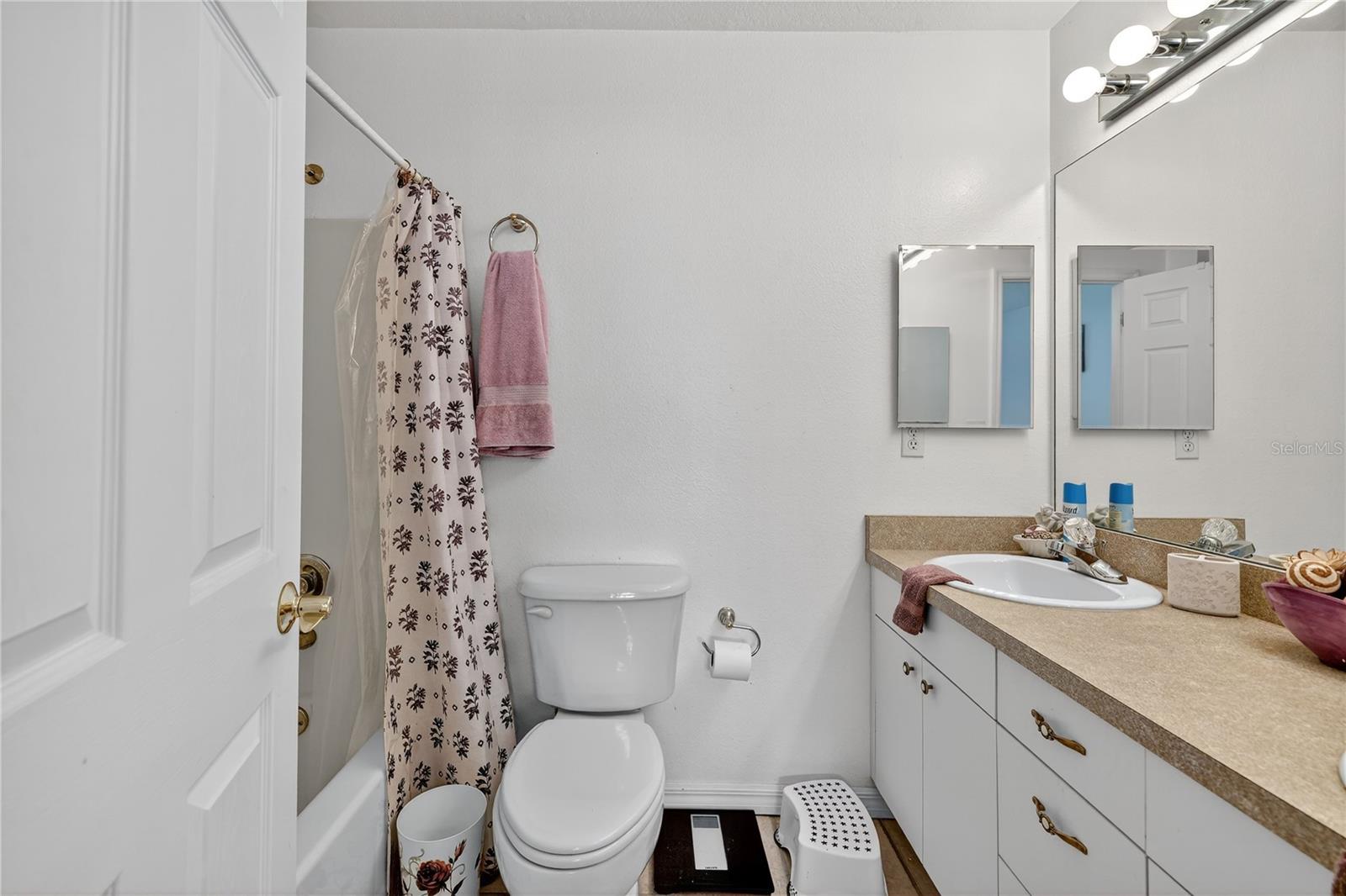 Listing photo id 20 for 5731 17th Street