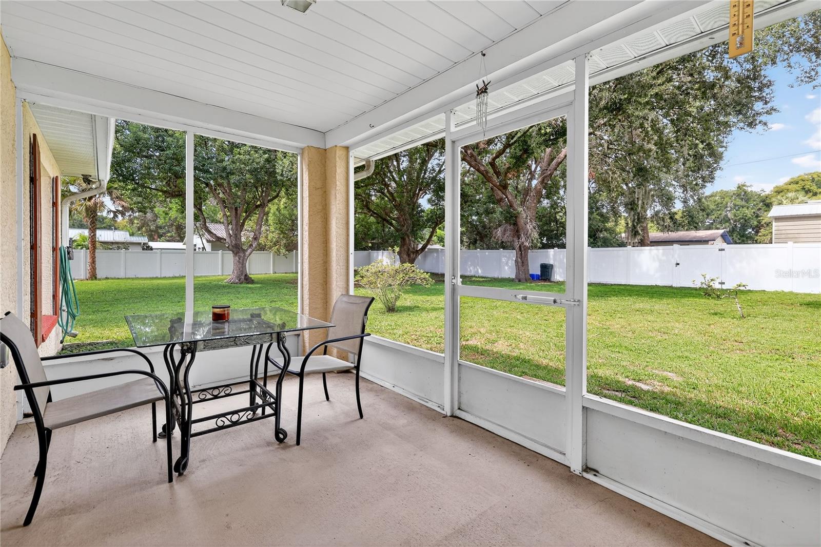 Listing photo id 21 for 5731 17th Street