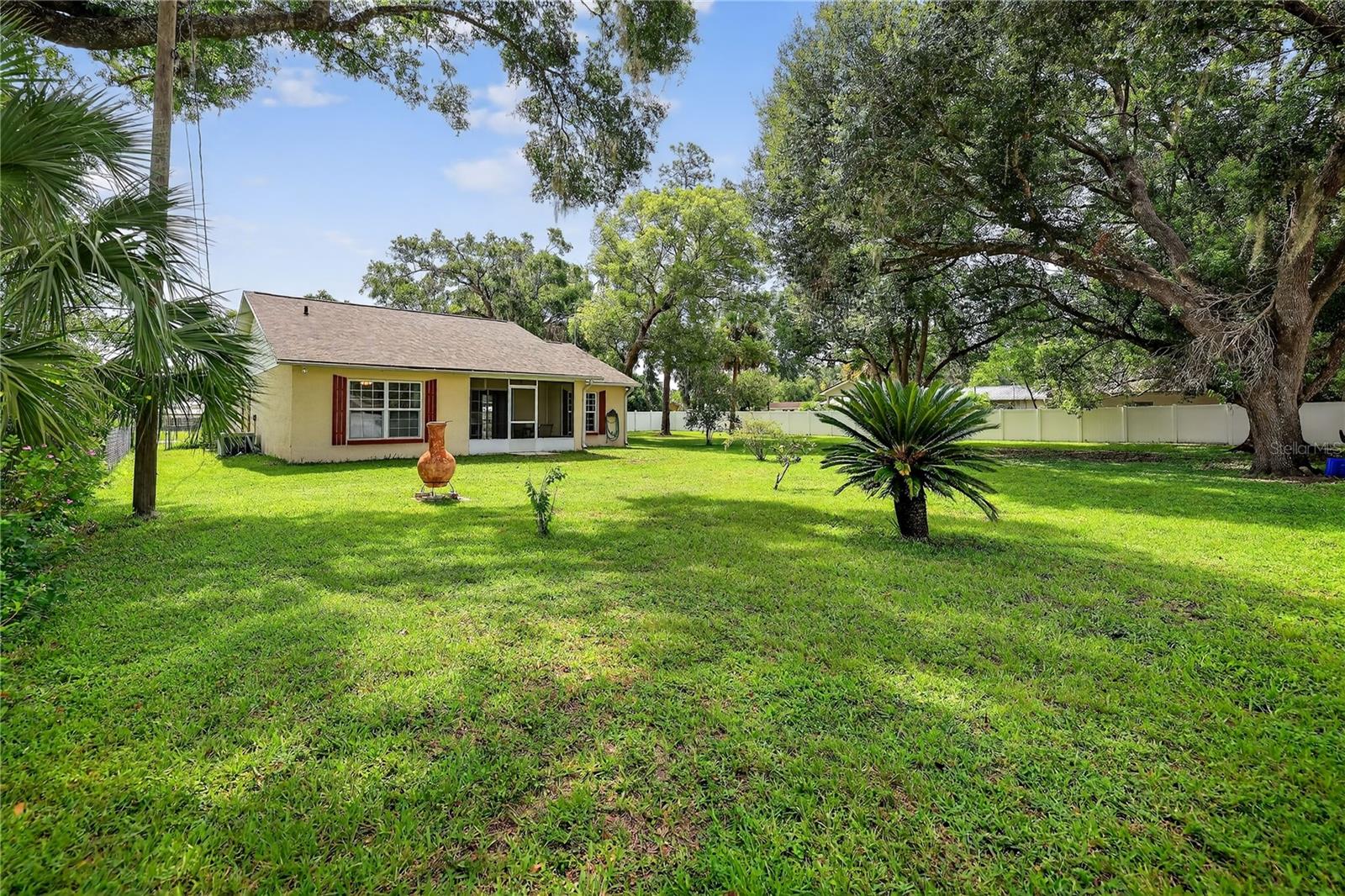 Listing photo id 23 for 5731 17th Street