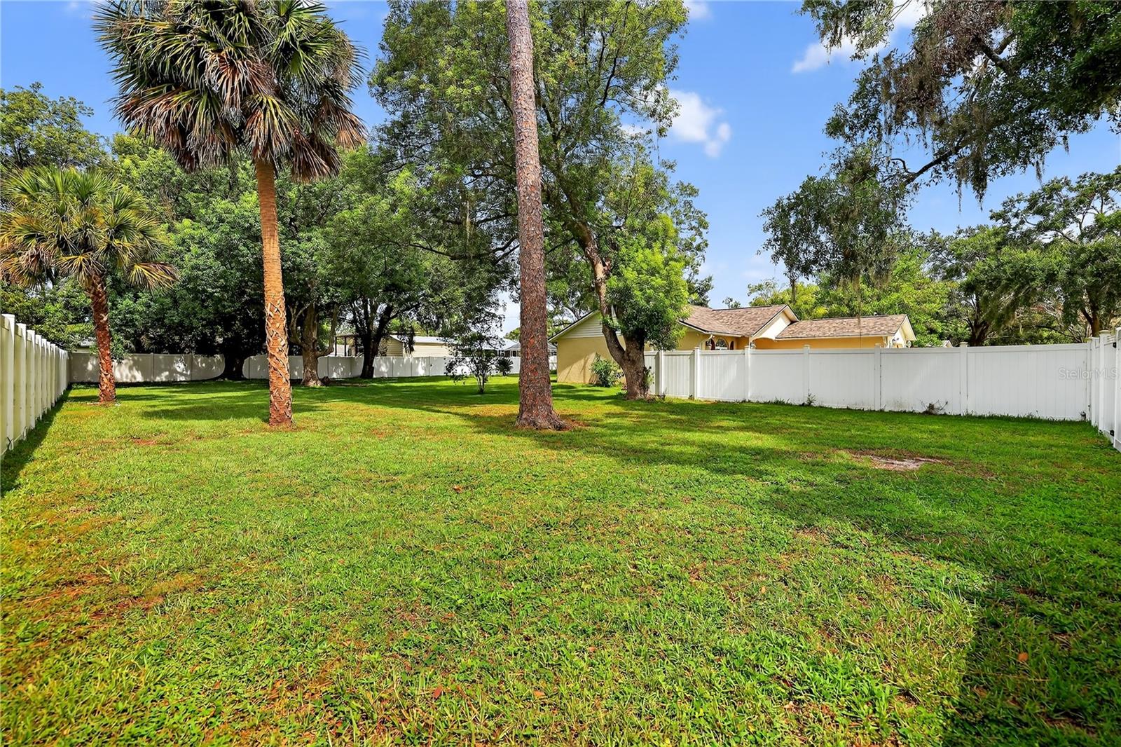 Listing photo id 26 for 5731 17th Street