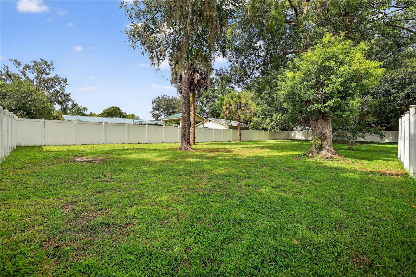 Listing photo id 27 for 5731 17th Street