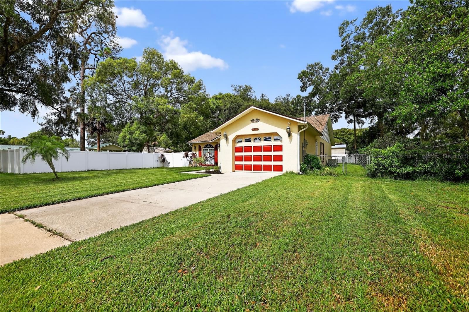 Listing photo id 32 for 5731 17th Street