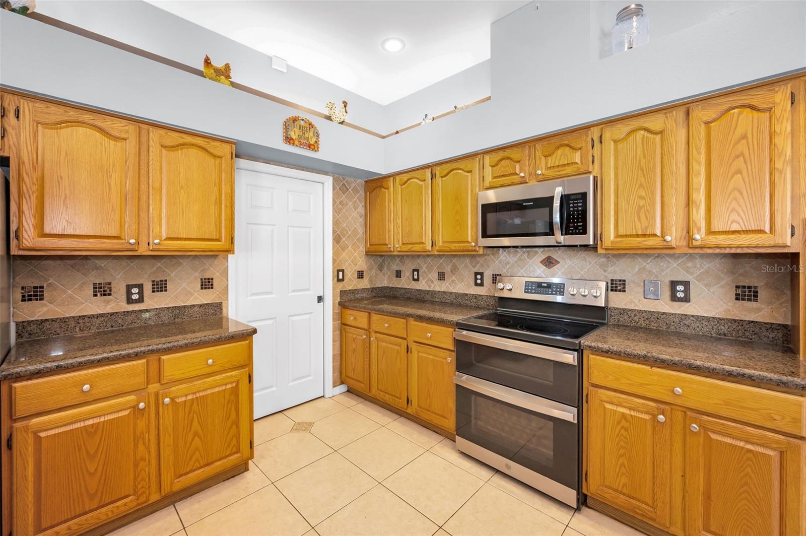 Image 19 of 100 For 1516 Lake Woodlands Parkway