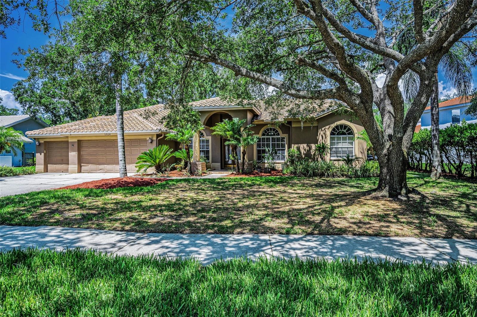 Image 2 of 100 For 1516 Lake Woodlands Parkway