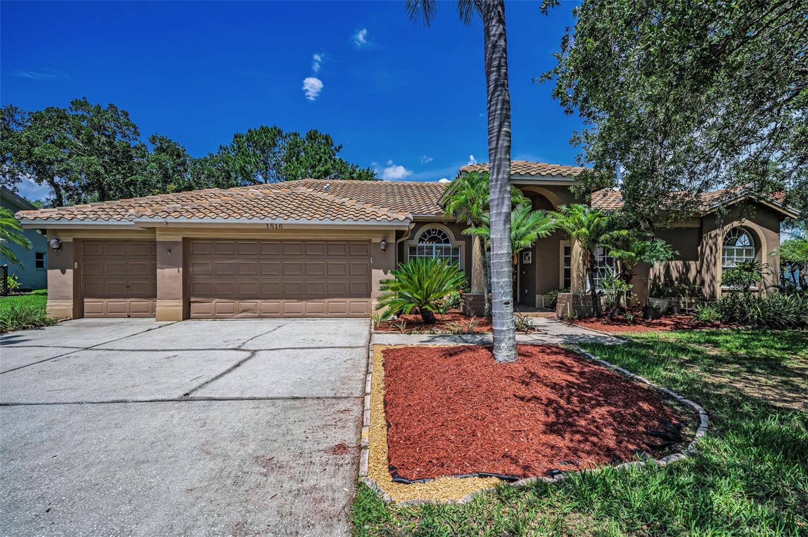 Image 6 of 100 For 1516 Lake Woodlands Parkway