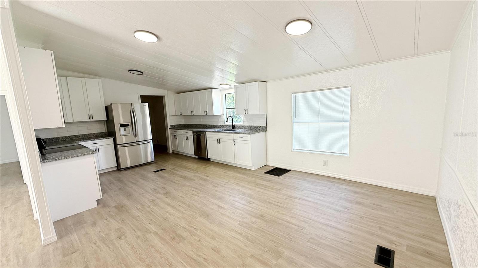 Image 5 of 14 For 3335 Fox Ridge Boulevard