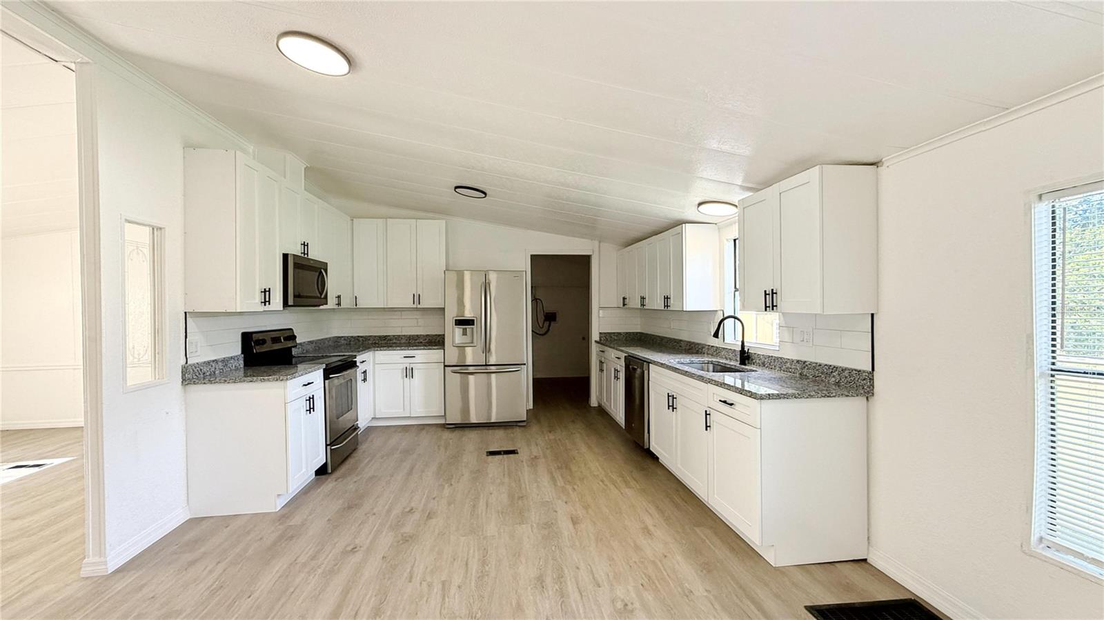 Image 6 of 14 For 3335 Fox Ridge Boulevard