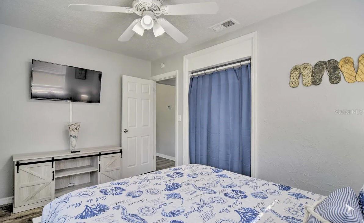 Image 15 of 28 For 10569 86th Avenue