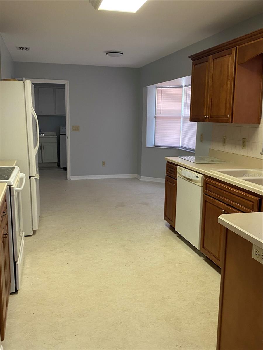 Image 17 of 29 For 8902 191st Circle