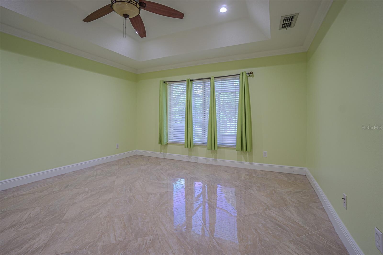 Image 14 of 44 For 20520 Sultana Court
