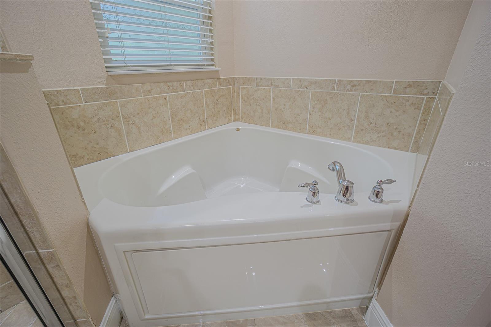 Image 18 of 44 For 20520 Sultana Court