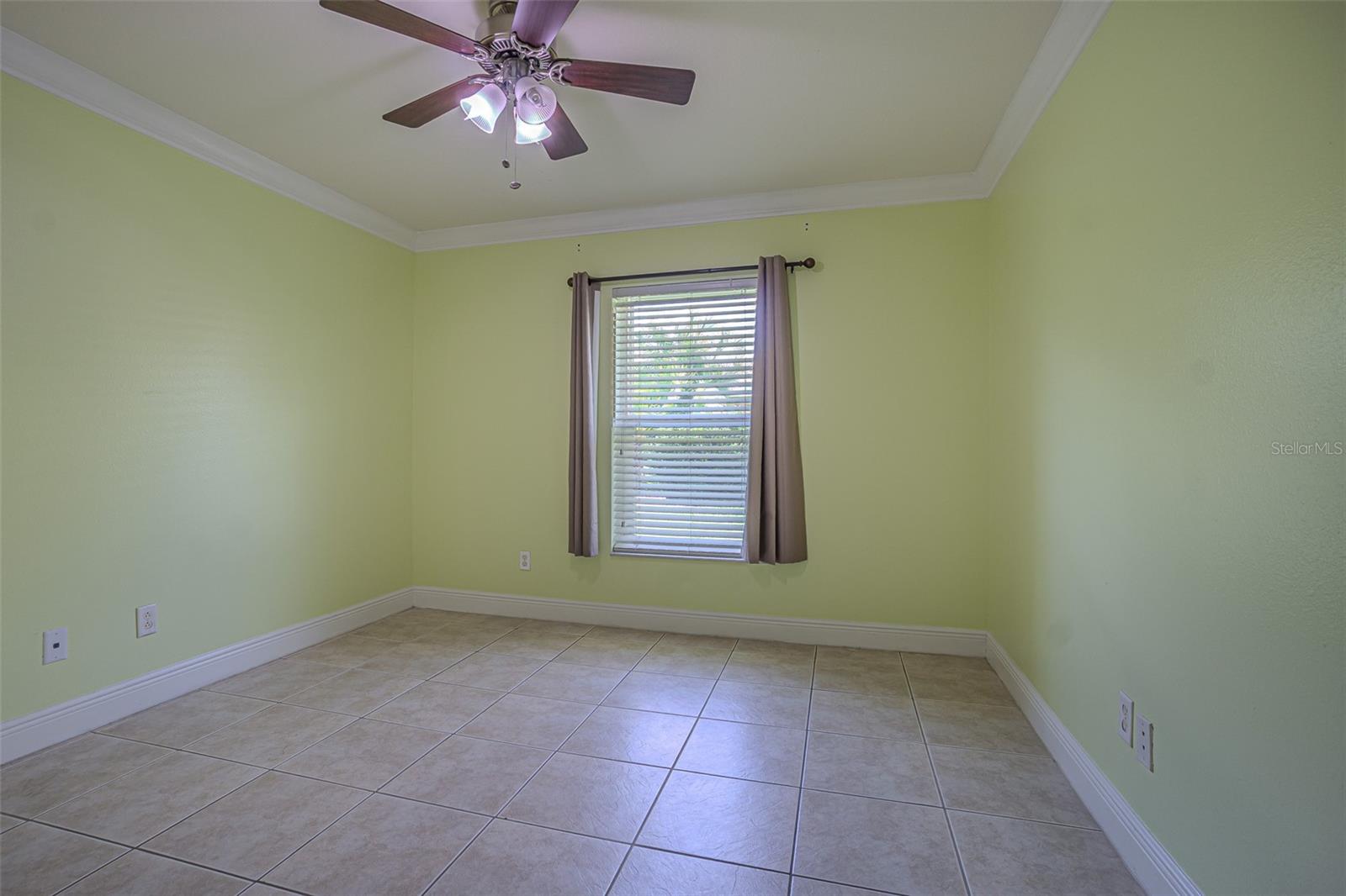 Image 26 of 44 For 20520 Sultana Court