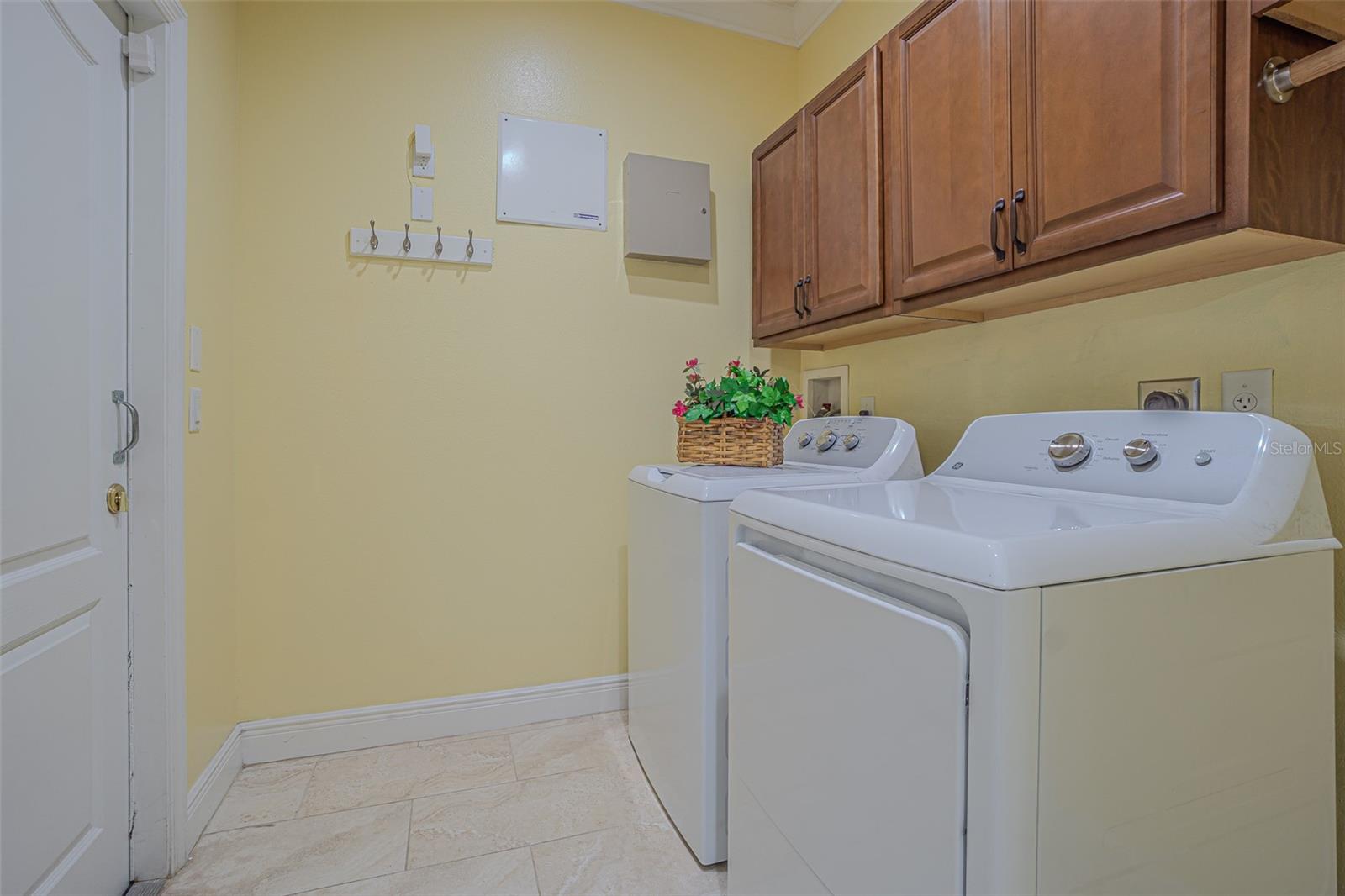 Image 29 of 44 For 20520 Sultana Court