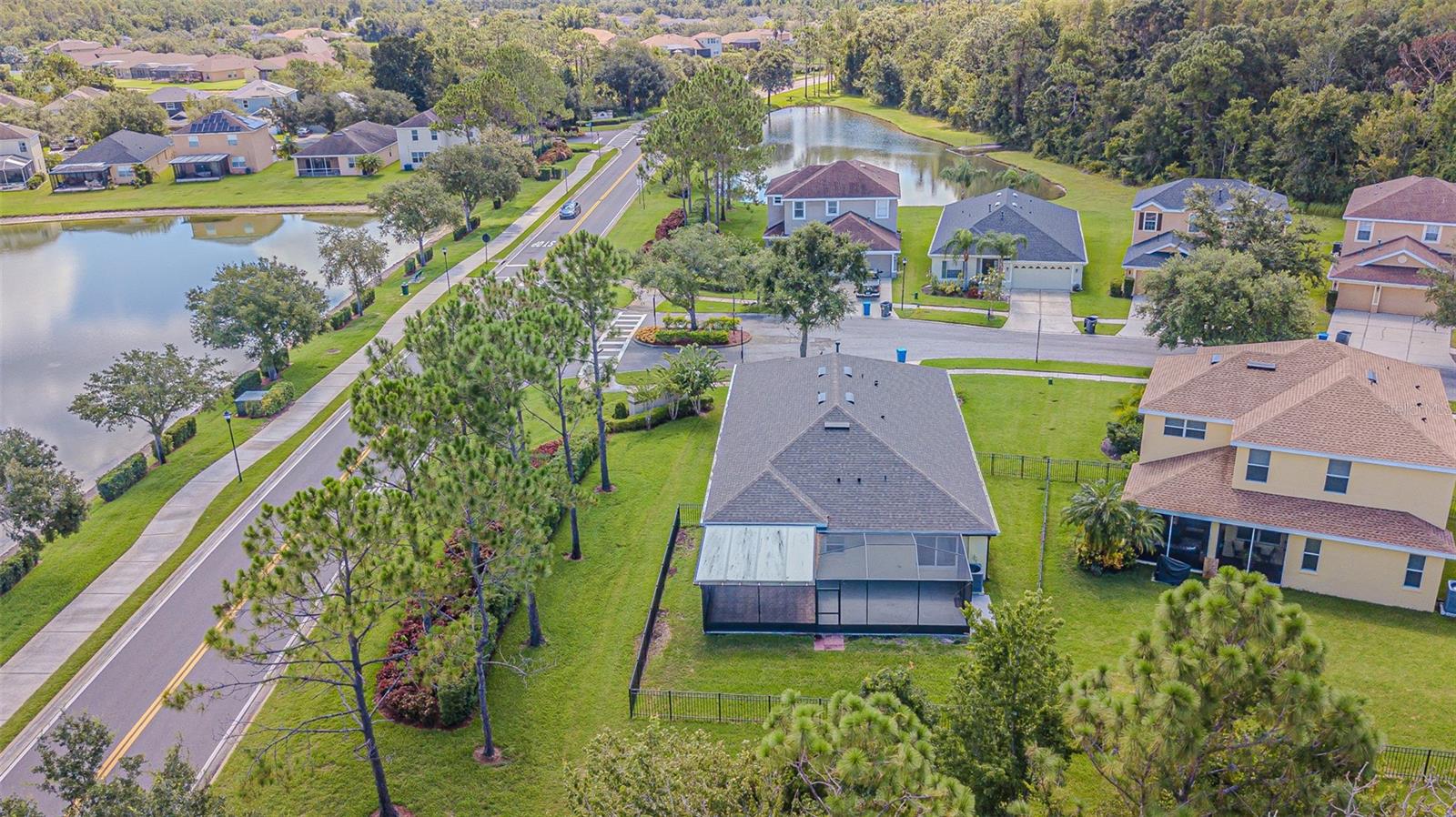 Image 33 of 44 For 20520 Sultana Court