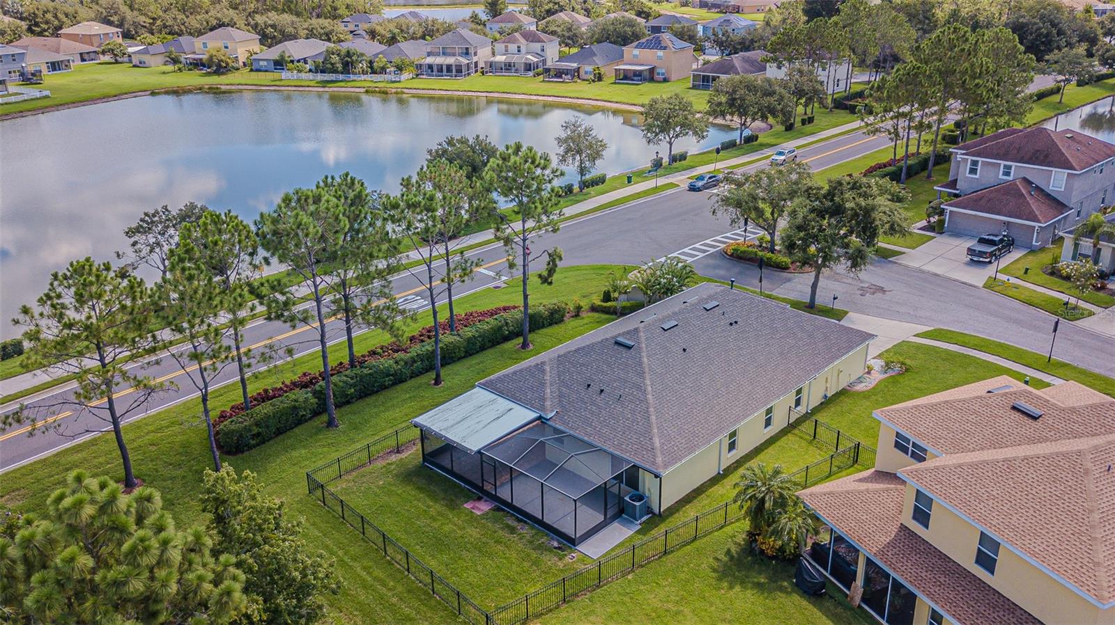 Image 34 of 44 For 20520 Sultana Court