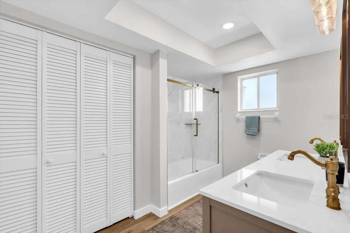 Image 22 of 32 For 162 Circlewood Drive C2-7