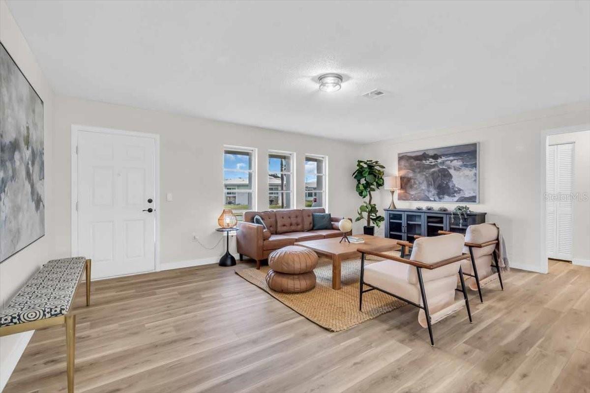Image 5 of 32 For 162 Circlewood Drive C2-7