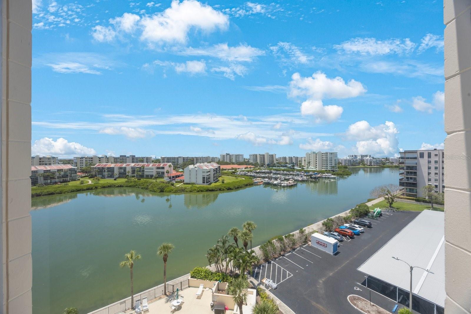 Image 30 of 38 For 7400 Sun Island Drive S 806