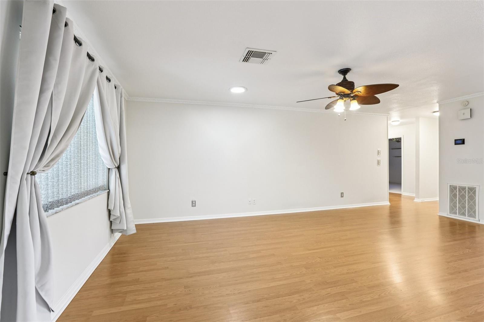 Image 12 of 61 For 310 Thorn Hill Place