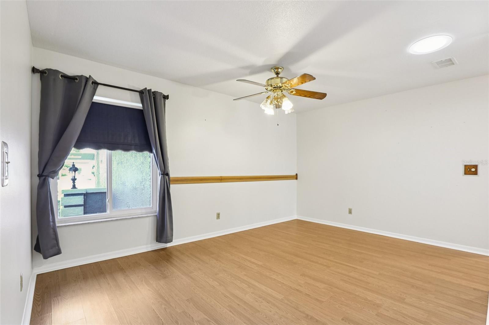 Image 13 of 61 For 310 Thorn Hill Place