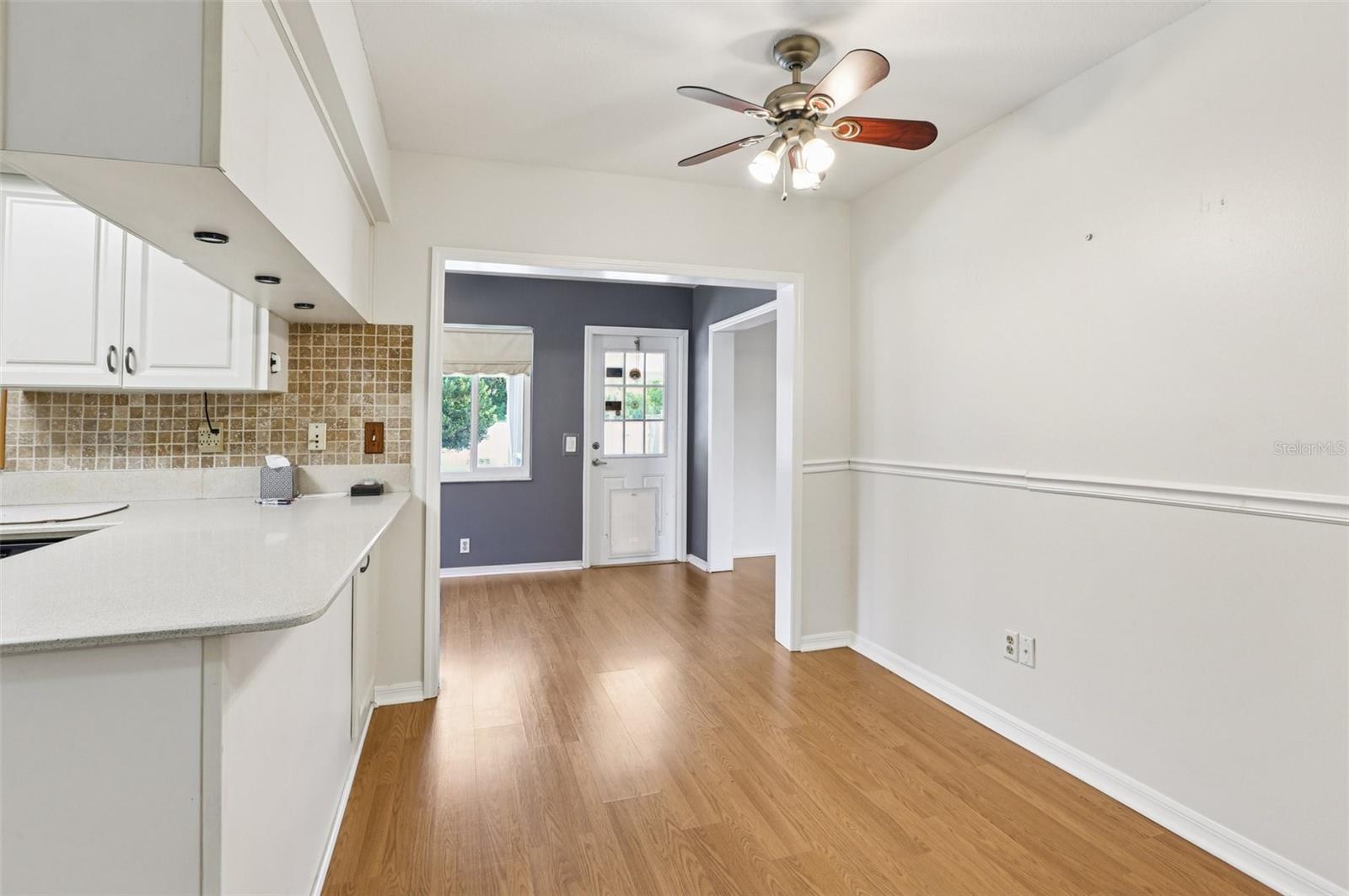 Image 14 of 61 For 310 Thorn Hill Place