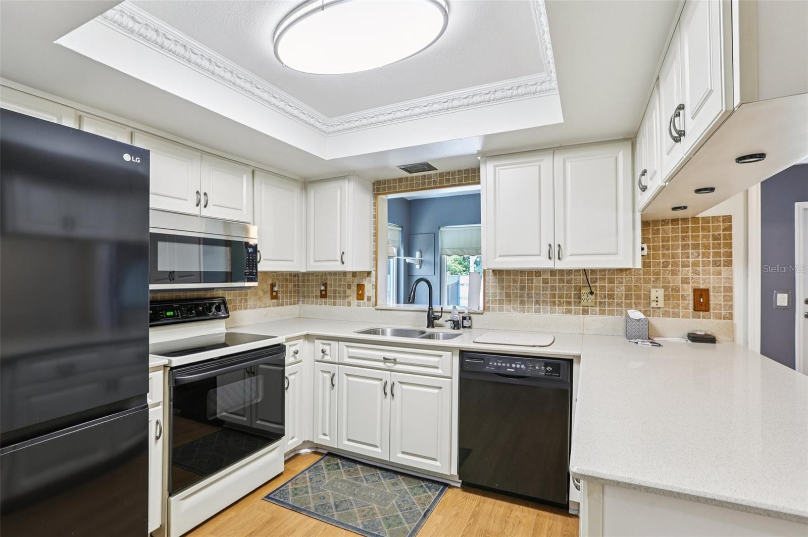 Image 18 of 61 For 310 Thorn Hill Place