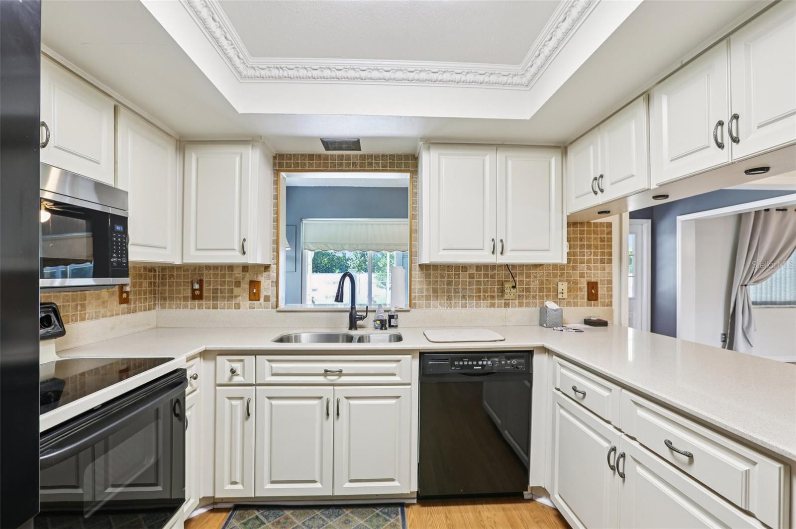 Image 19 of 61 For 310 Thorn Hill Place