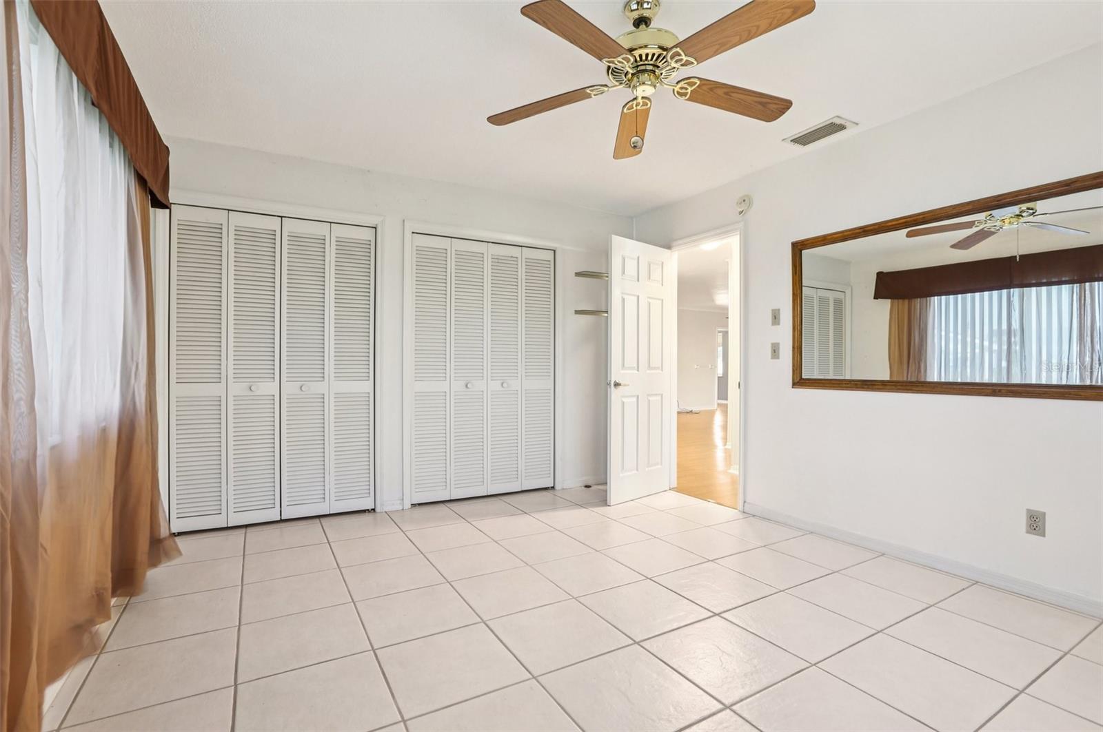 Image 23 of 61 For 310 Thorn Hill Place