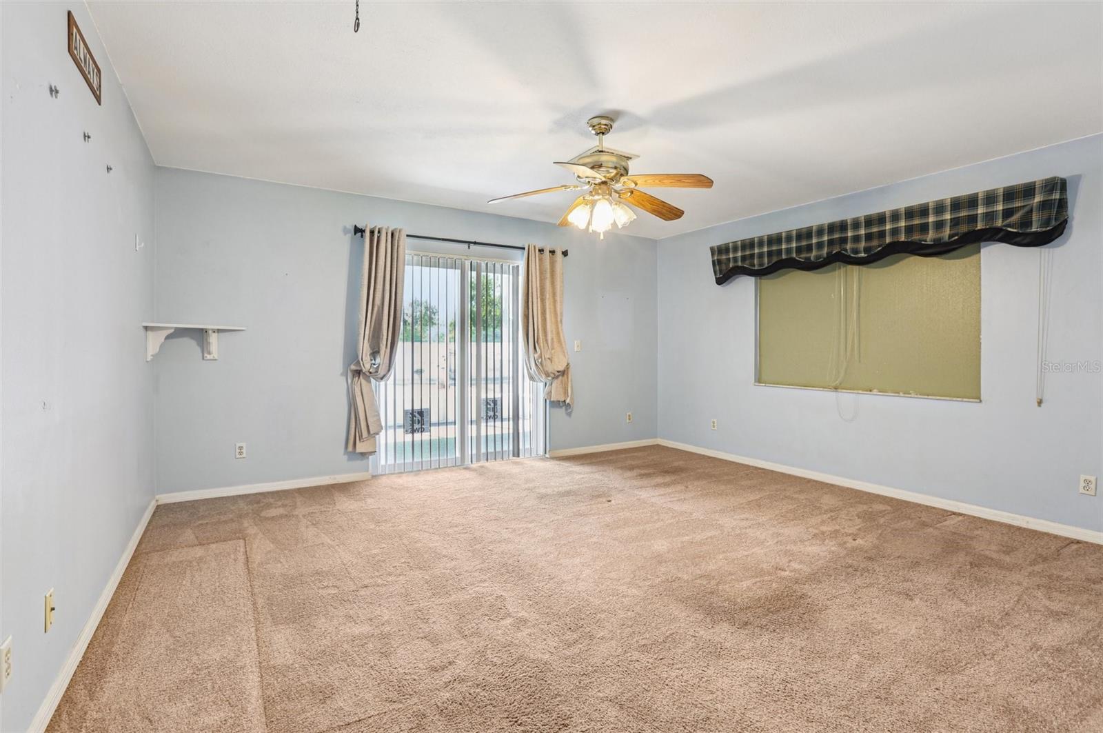 Image 24 of 61 For 310 Thorn Hill Place