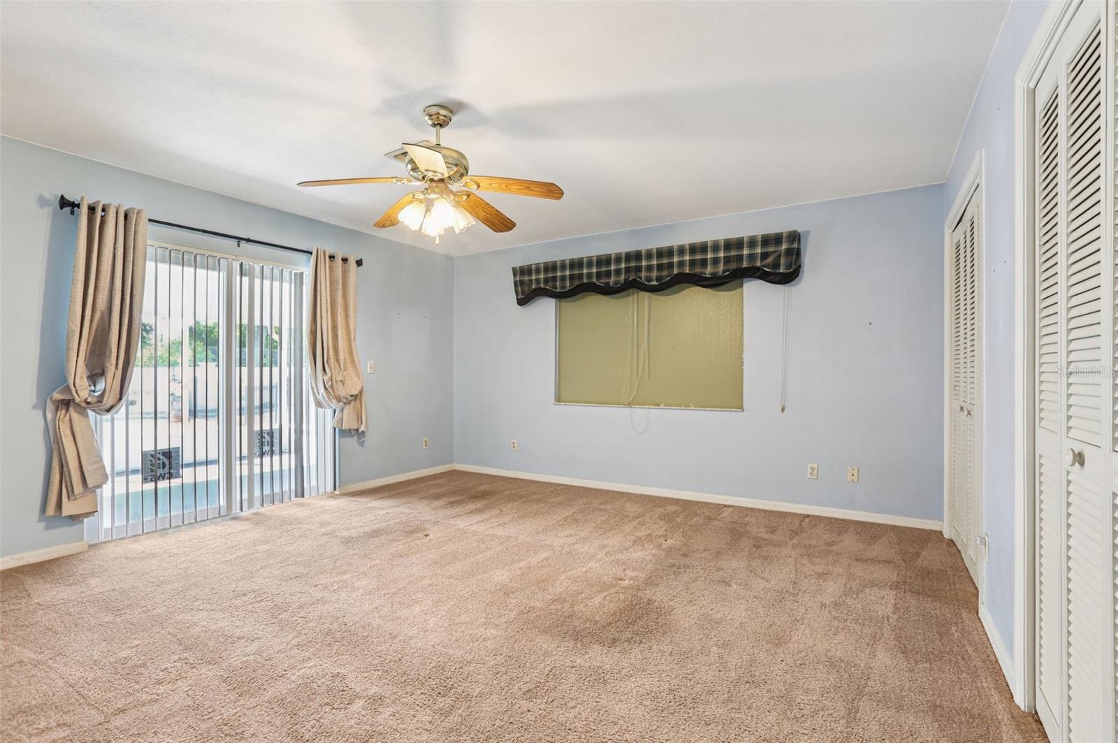 Image 25 of 61 For 310 Thorn Hill Place