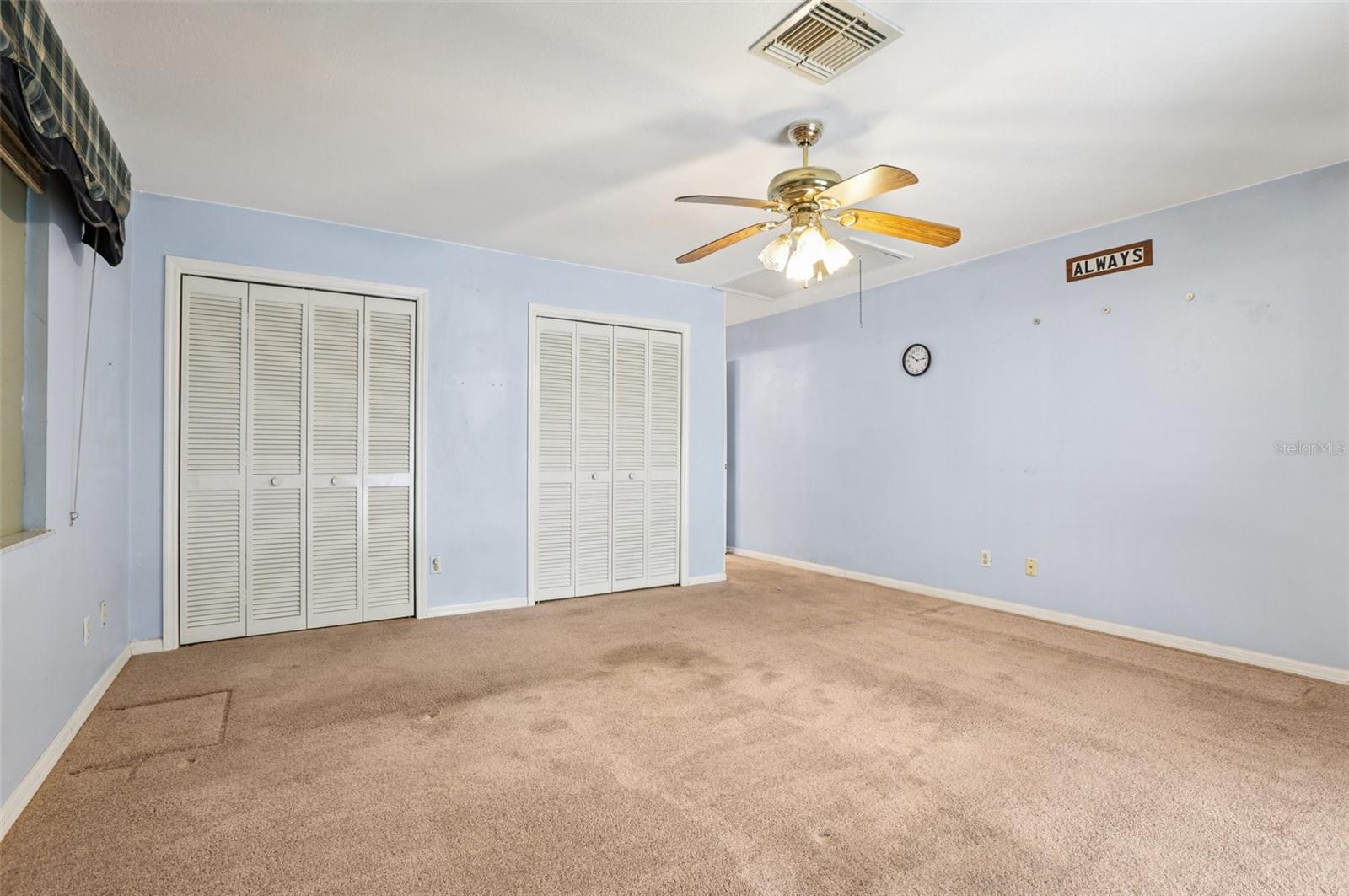 Image 26 of 61 For 310 Thorn Hill Place