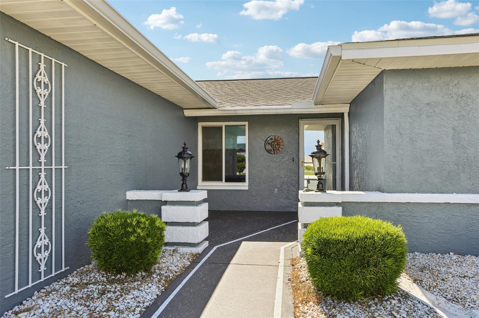 Image 3 of 61 For 310 Thorn Hill Place