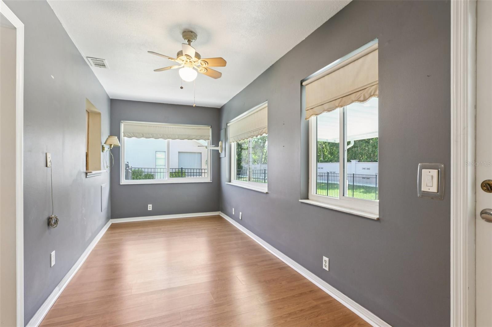 Image 30 of 61 For 310 Thorn Hill Place