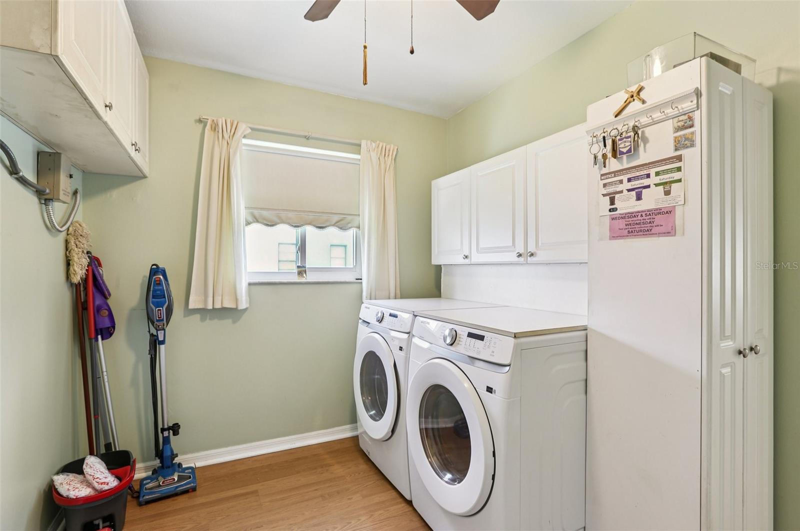 Image 33 of 61 For 310 Thorn Hill Place