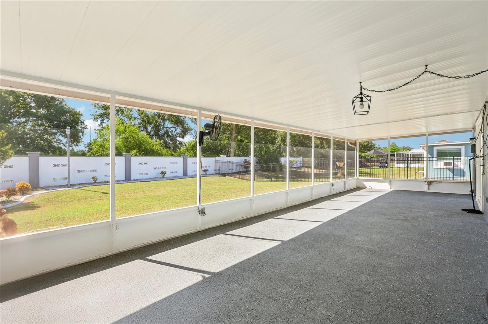 Image 36 of 61 For 310 Thorn Hill Place
