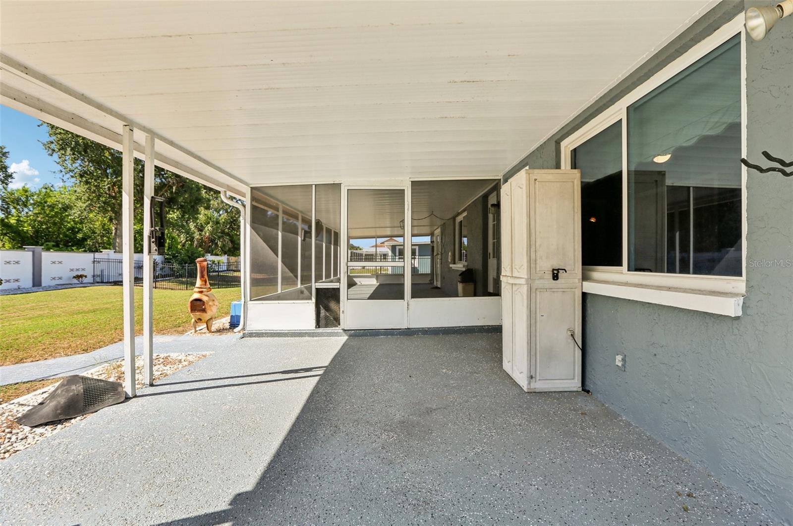 Image 37 of 61 For 310 Thorn Hill Place