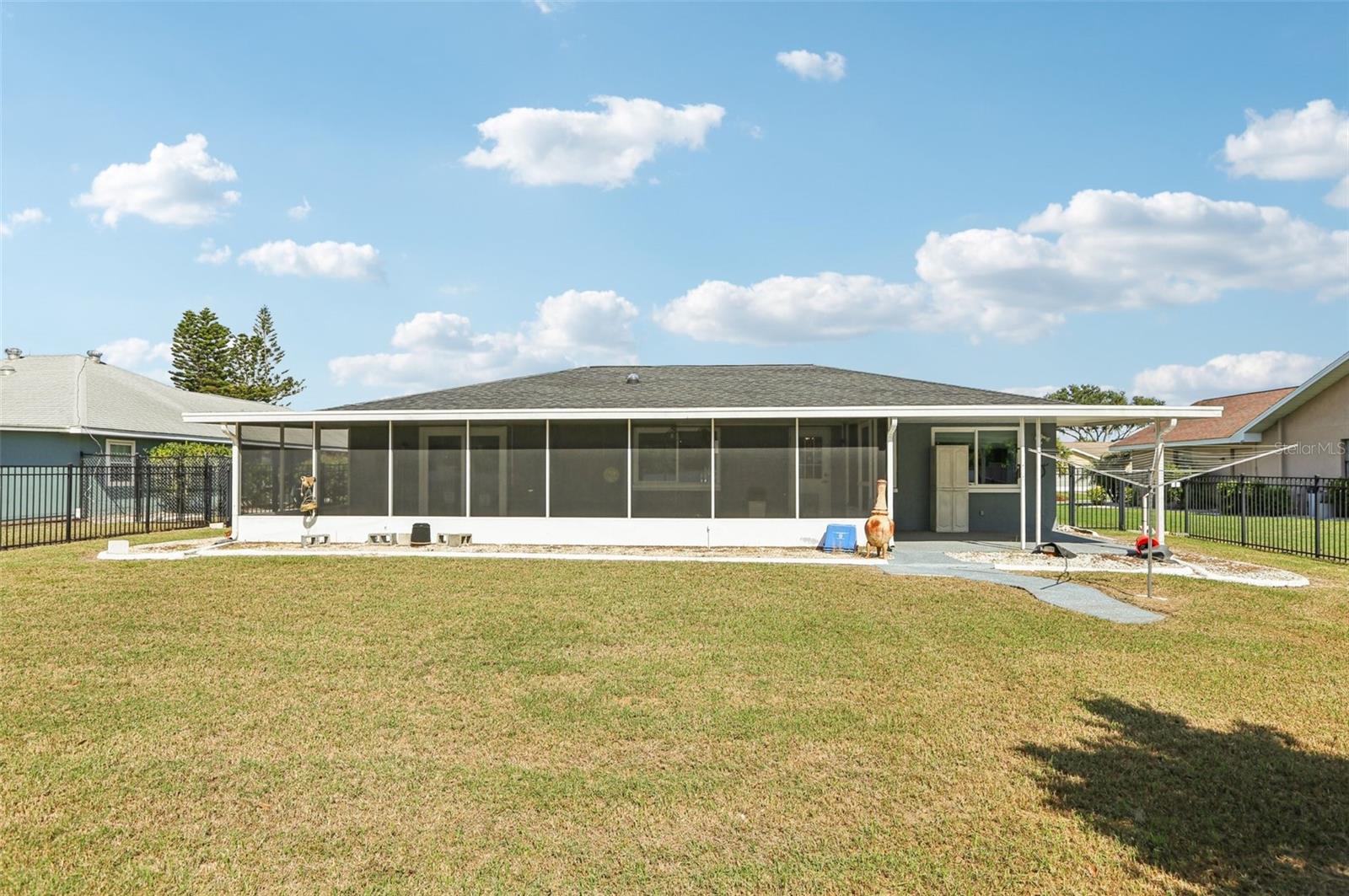 Image 41 of 61 For 310 Thorn Hill Place