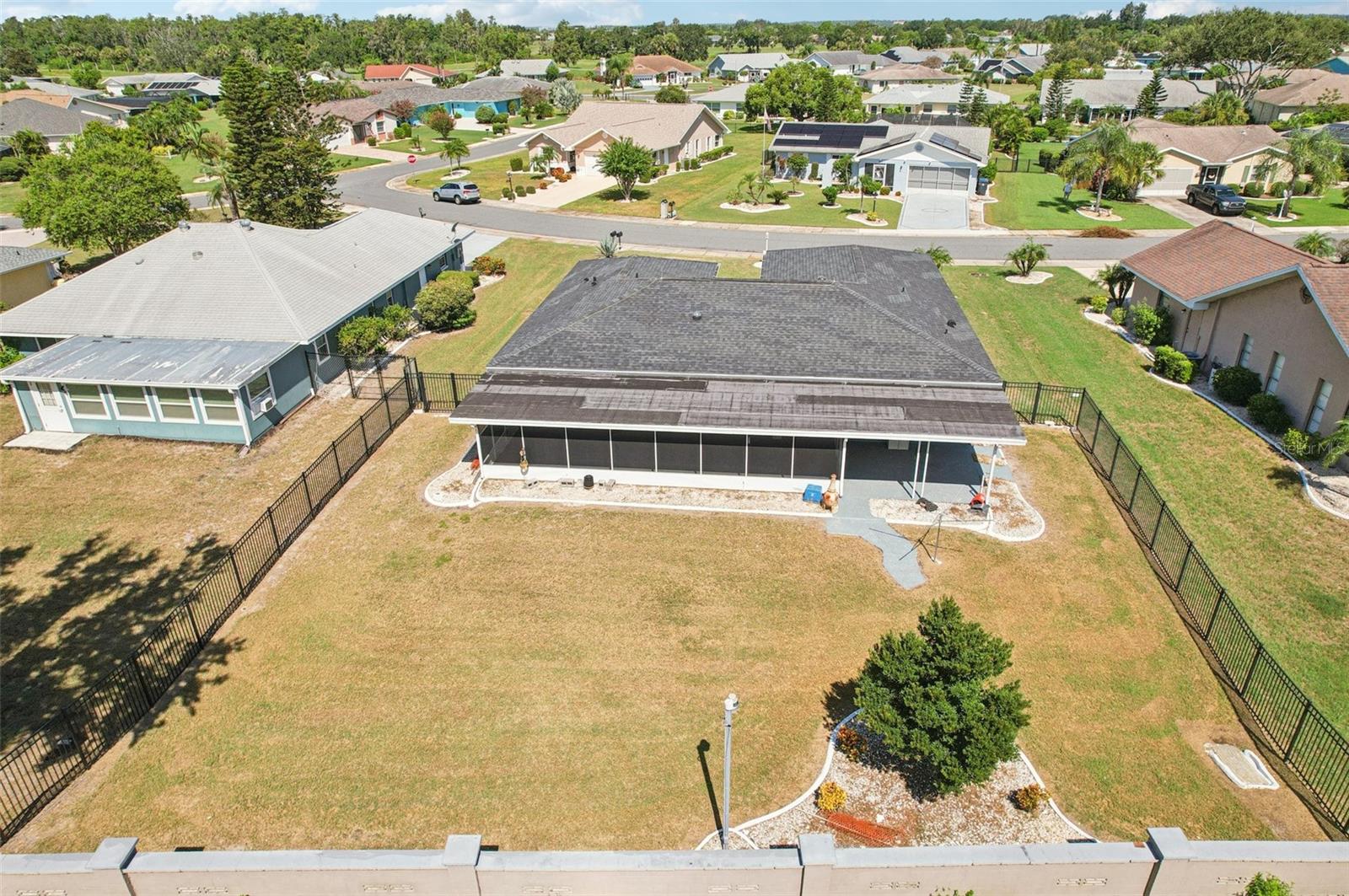 Image 43 of 61 For 310 Thorn Hill Place