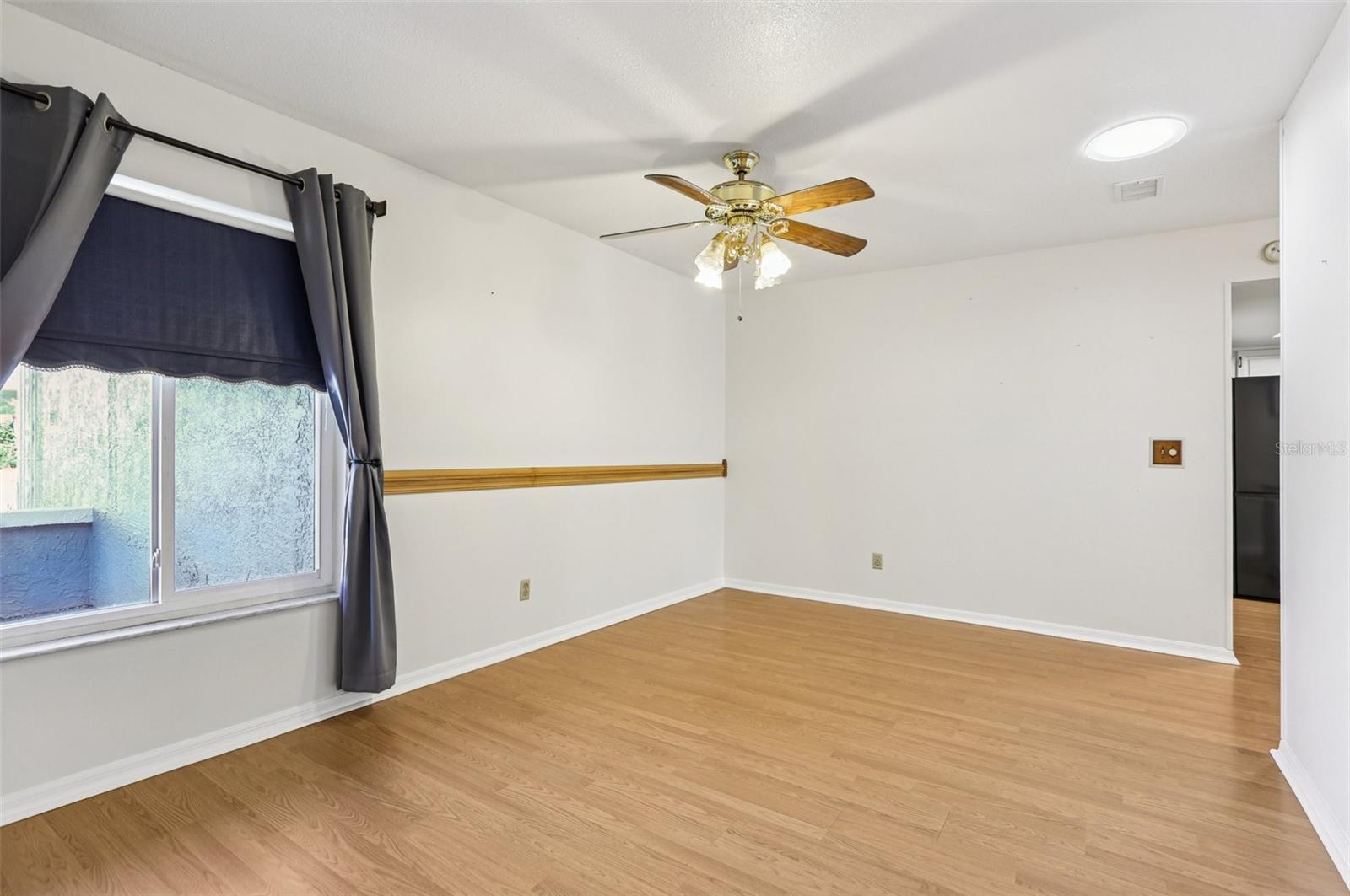 Image 9 of 61 For 310 Thorn Hill Place