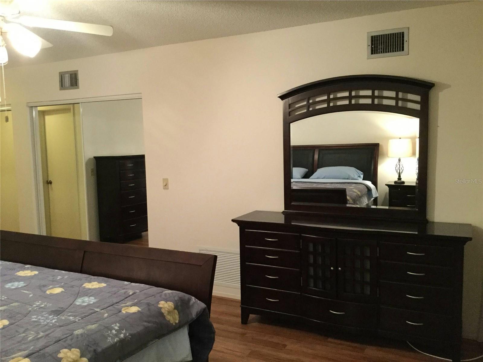 Image 18 of 74 For 2440 World Parkway Boulevard 6