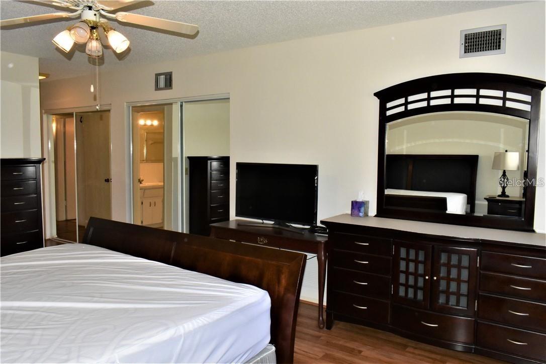Image 20 of 74 For 2440 World Parkway Boulevard 6