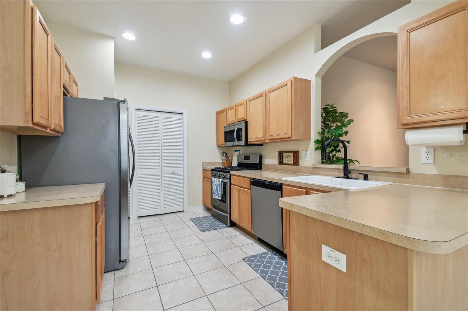 Image 13 of 23 For 31451 Shaker Circle