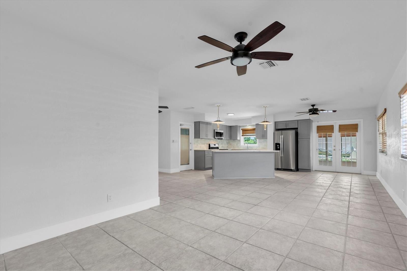 Image 22 of 61 For 999 38th Avenue Ne