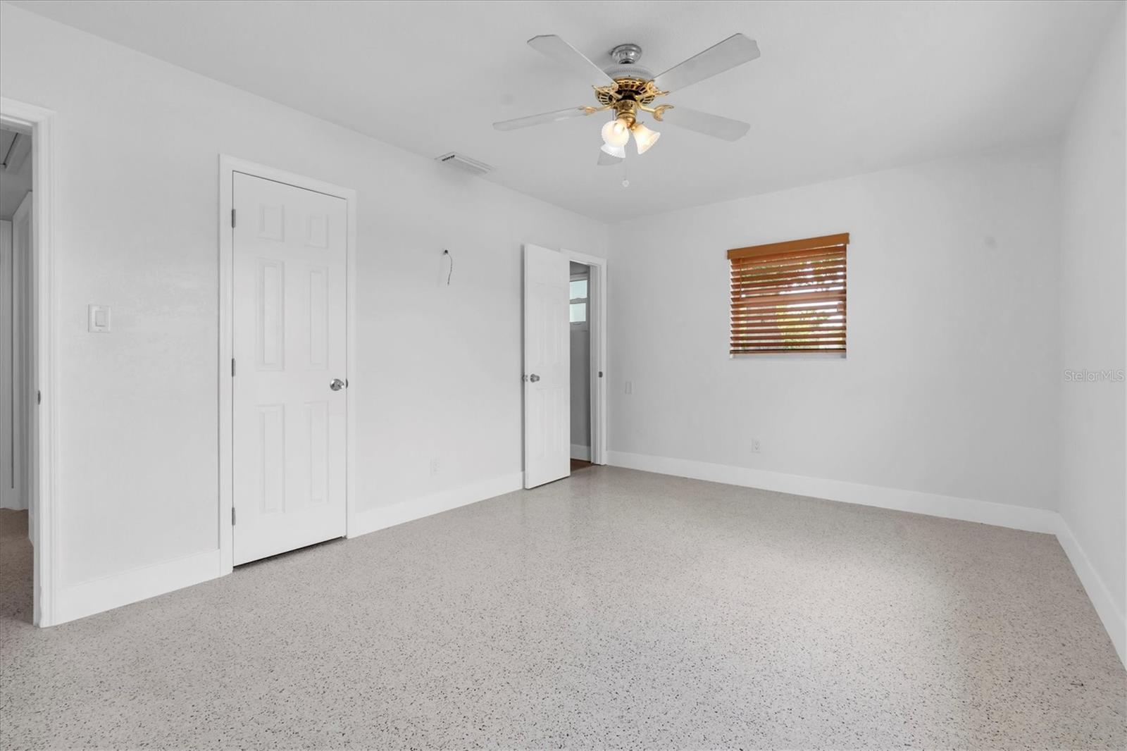 Image 36 of 61 For 999 38th Avenue Ne