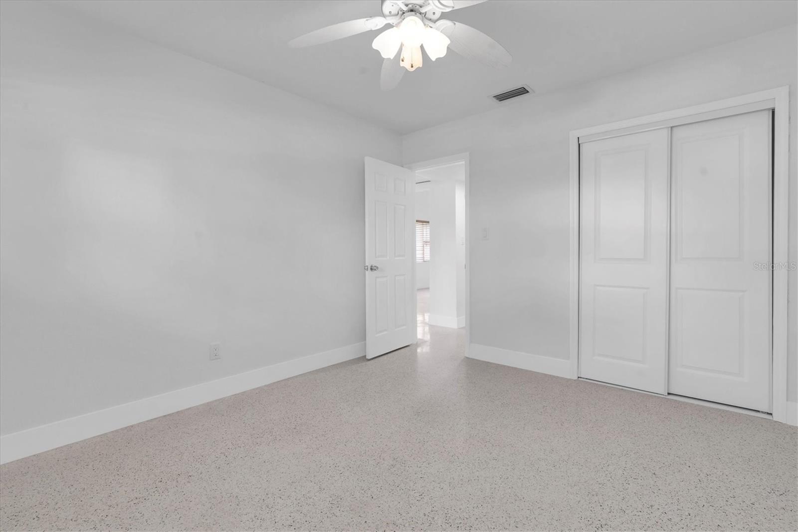 Image 39 of 61 For 999 38th Avenue Ne