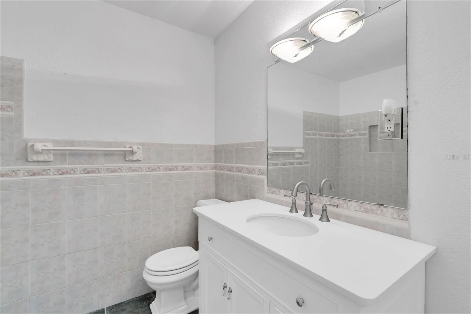 Image 50 of 61 For 999 38th Avenue Ne