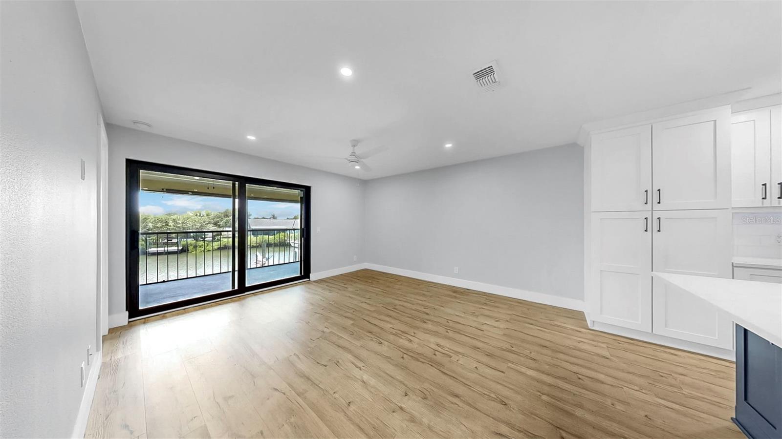 Image 14 of 37 For 662 Yardarm Drive