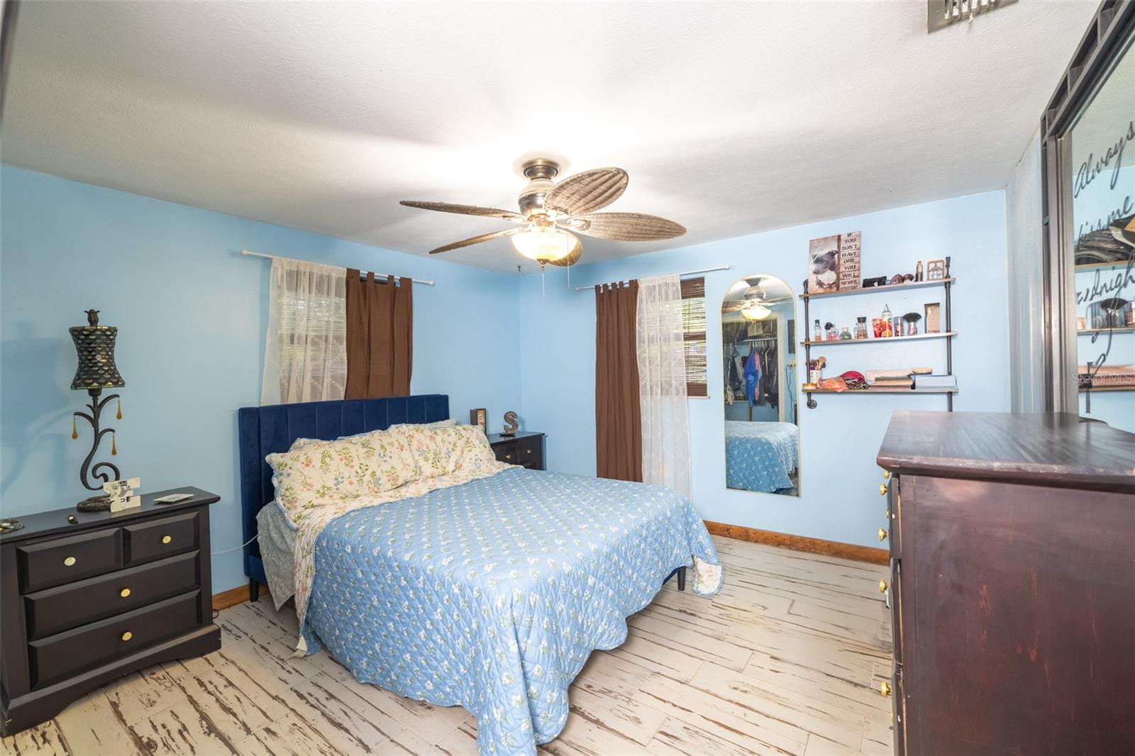 Image 17 of 33 For 2612 Kingsway Road